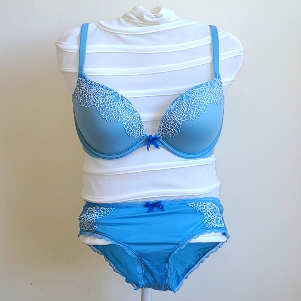 Body by Victoria Bra & Panty Set